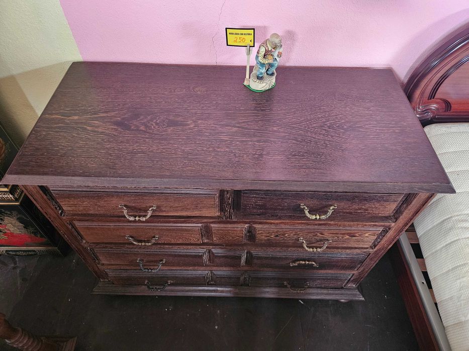 Magnifica cómoda em madeira maciça, pesadíssima - ópt