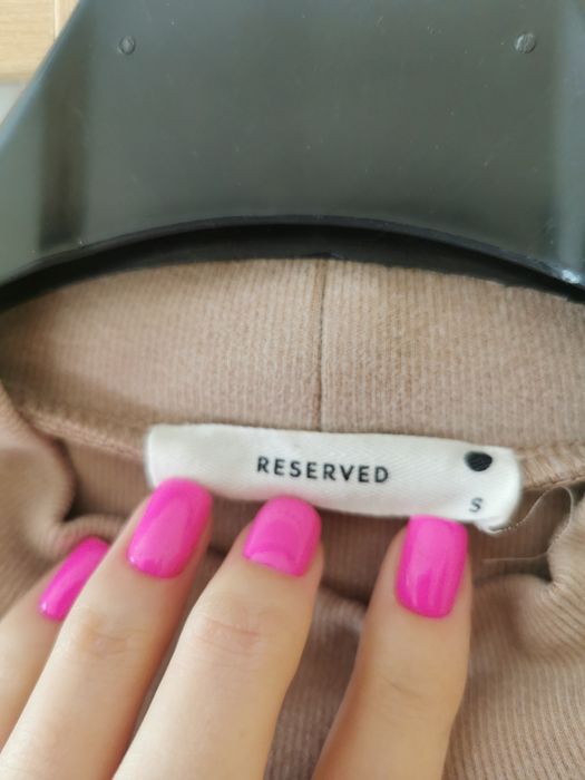 Sukienka beżowa Reserved