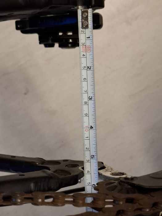 rama roweru z przednim widelcem i kierownicą