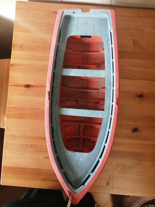 Aiola de madeira artesanal