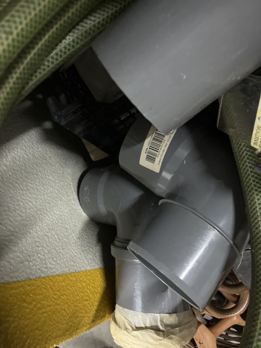 Tubos e curvas em plastico.