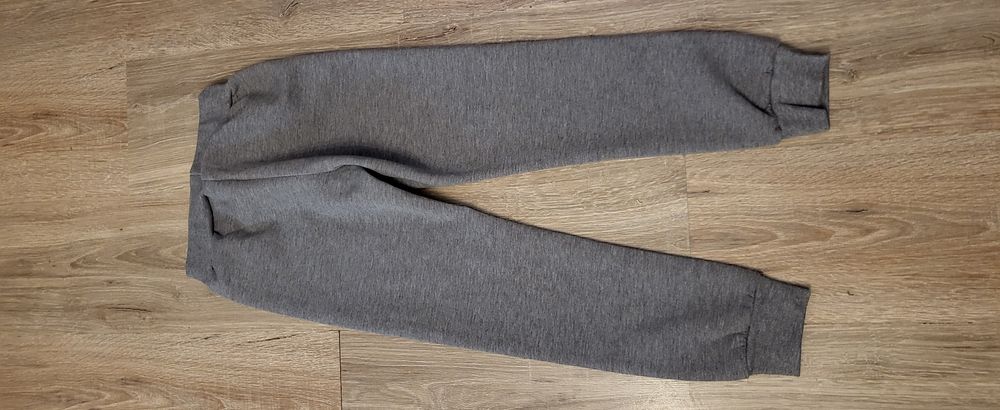 Spodenki dresowe dziewczece r134/140