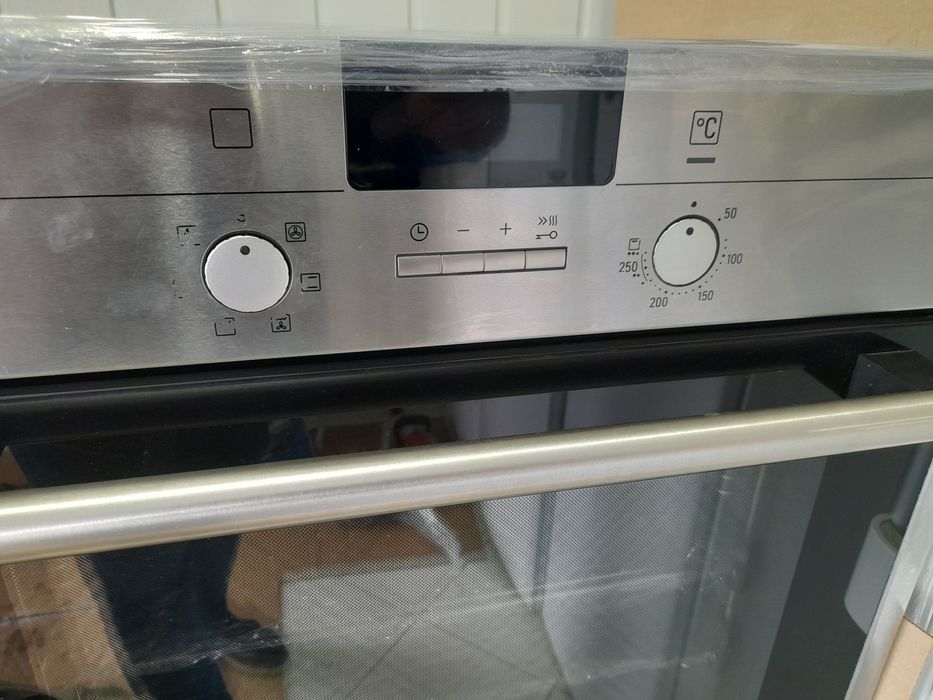 Духовка *Siemens*.