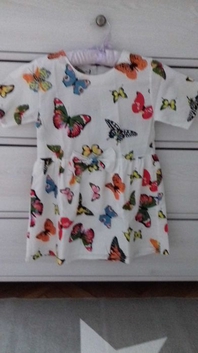 Sukienka dla dziewczynki 116-122 jak nowa