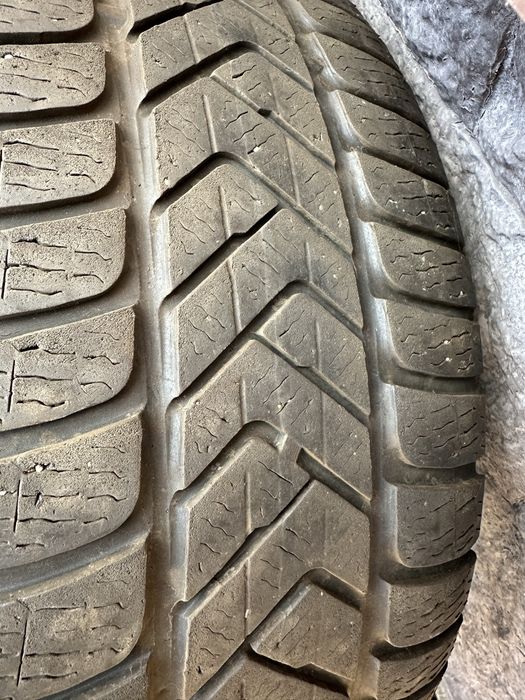 Продам оригінальні диски на Volkswagen разом з зимовою резиною Pirelli