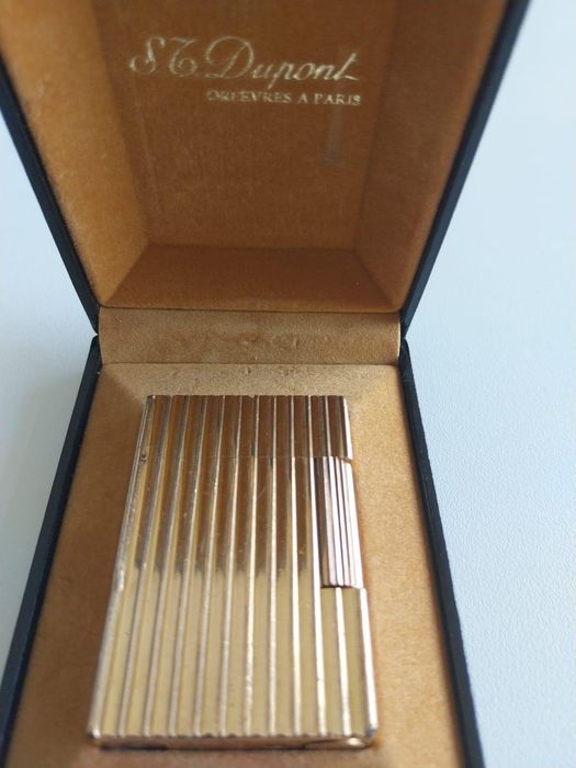 Isqueiro Dupont plaqueado a ouro