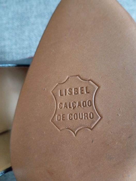 Sapatos de salto alto