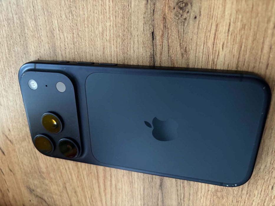 Iphone 17 Pro - Granatowy
