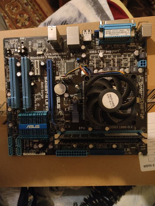 материнська плата Asus, процесор і 8 гб оператививна