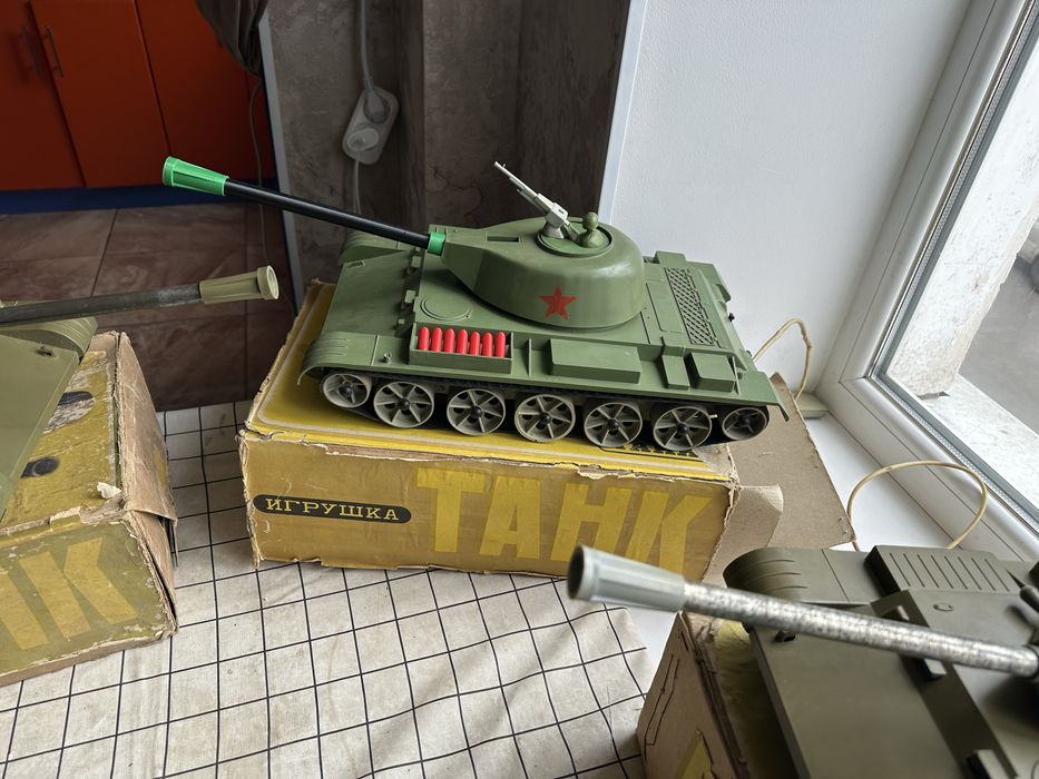 Ігрушка ссср Машинка Танк