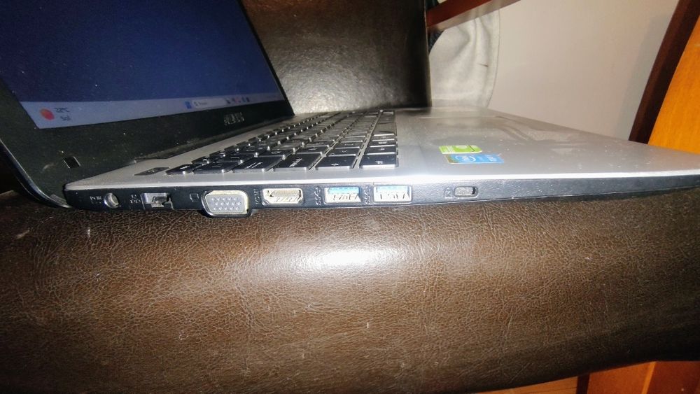 Asus X555L ( I5-5200U, 8GB RAM, 256GB SSD, GT92 2GB, até 6 Horas Bateria