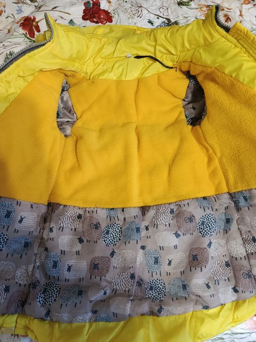 Зимова куртка на дівчинку