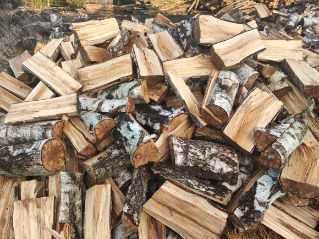 drewno opałowe dębowe liściaste kominkowe