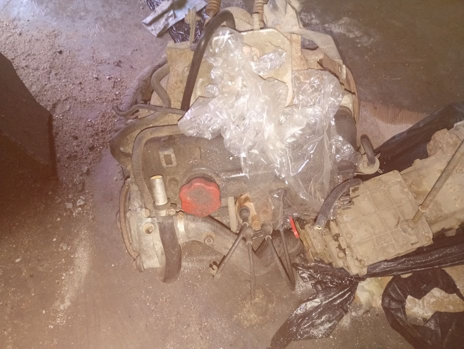 Motor e caixa velocidades Renault 4l
