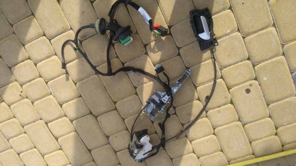 Карти дверей Пежо 207