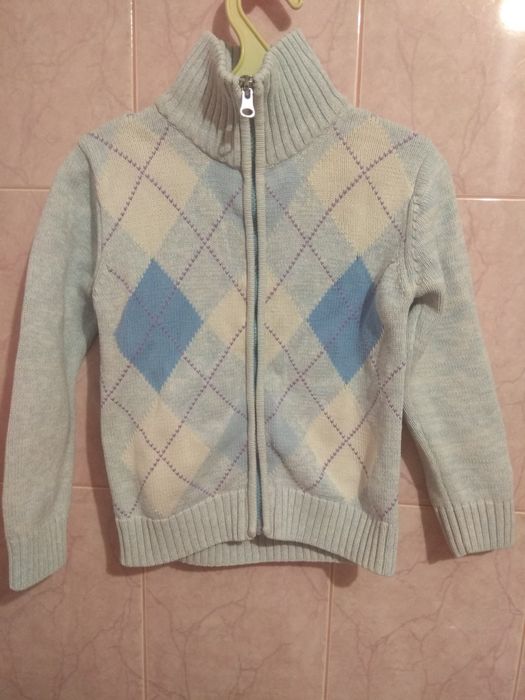 Гарна кофточка на 3-4 роки