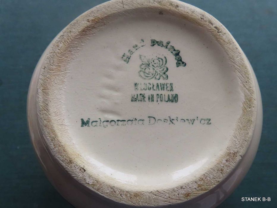 Włocławek pojemnik fajans  h-12 cm ,średnica 9 cm
