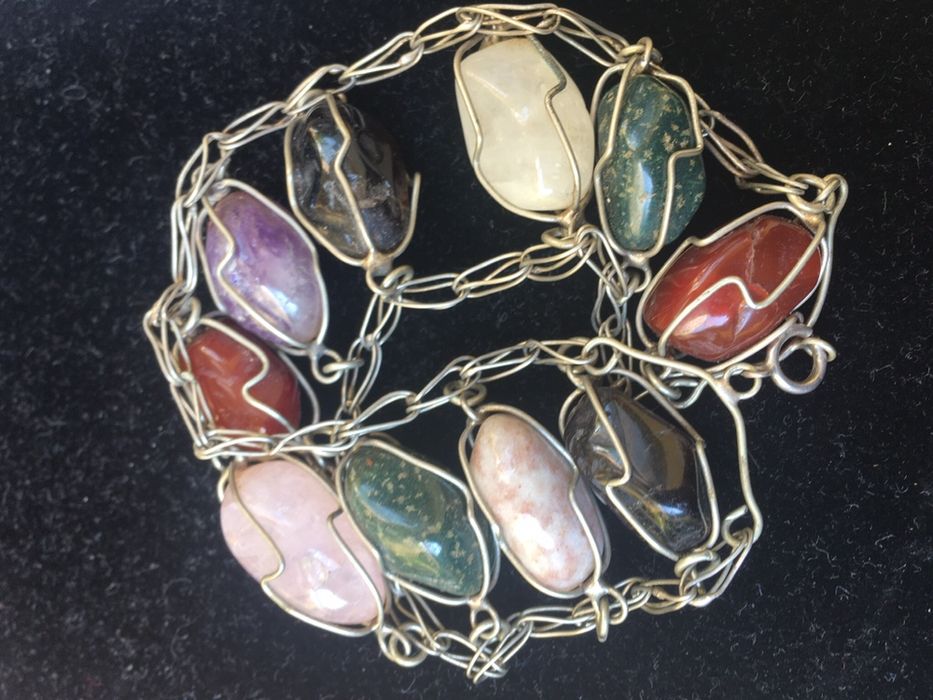 Conjunto colar e pulseira pedras naturais