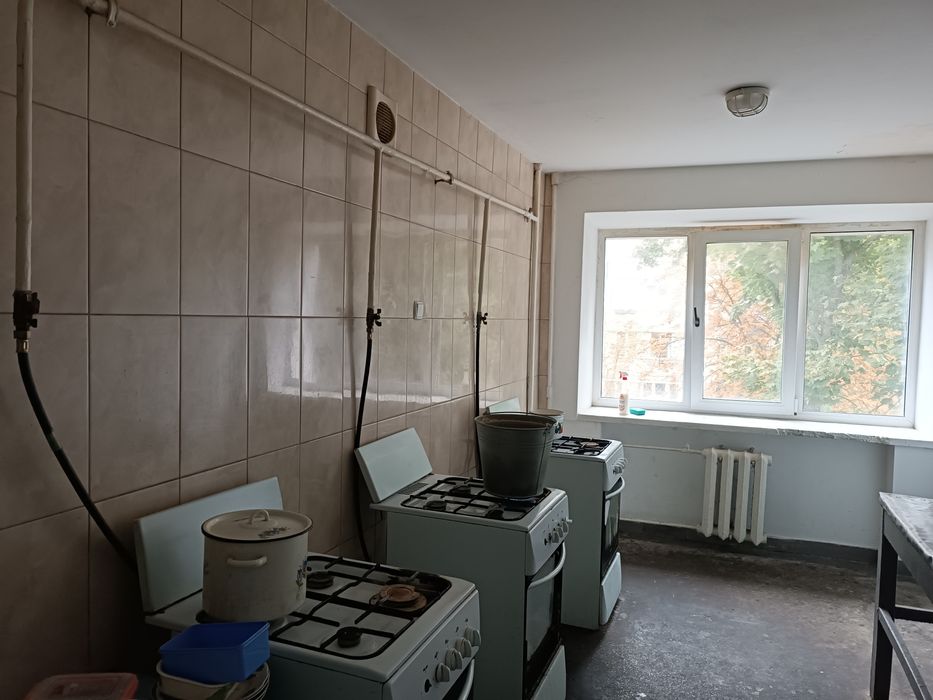 Продається кімната в гуртожитку.