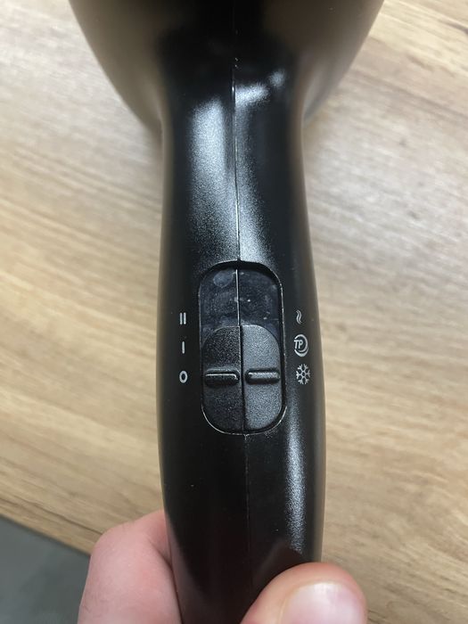 Фен Philips DryCare Essential BHD030