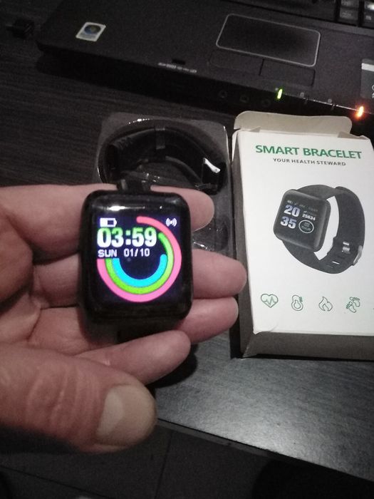 Smartwatch, brand new in the original box!64284455984514120