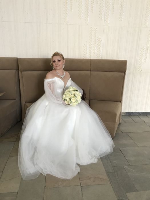 Сукня весільна