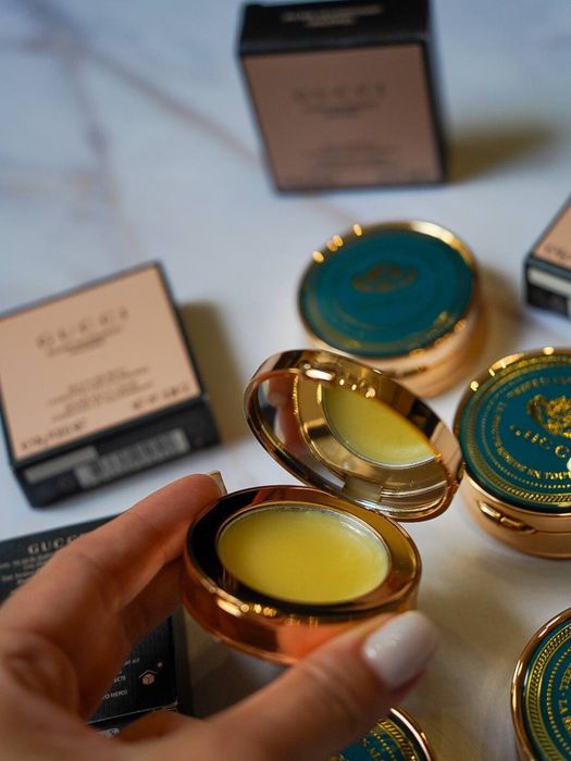 Бальзам для губ  multipurpose hydrating and nourishing balm