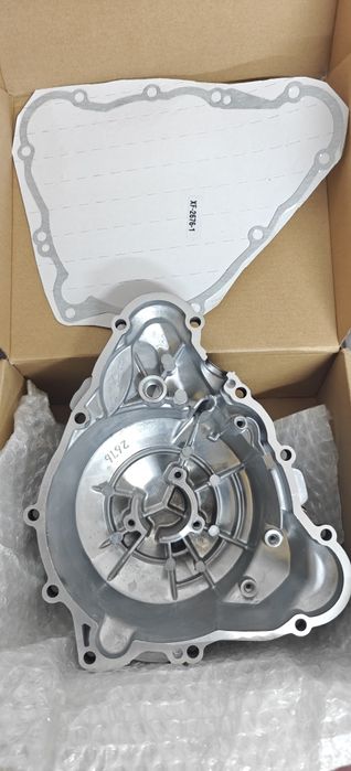 Tampa do motor Triumph 675