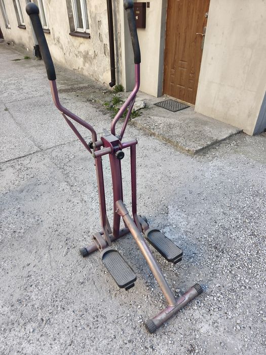 Stepper z ruchomymi ramionami