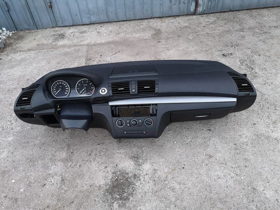bmw e87 e81 e82 e87 e88 deska kokpit konsola oryginał pulpit czarna