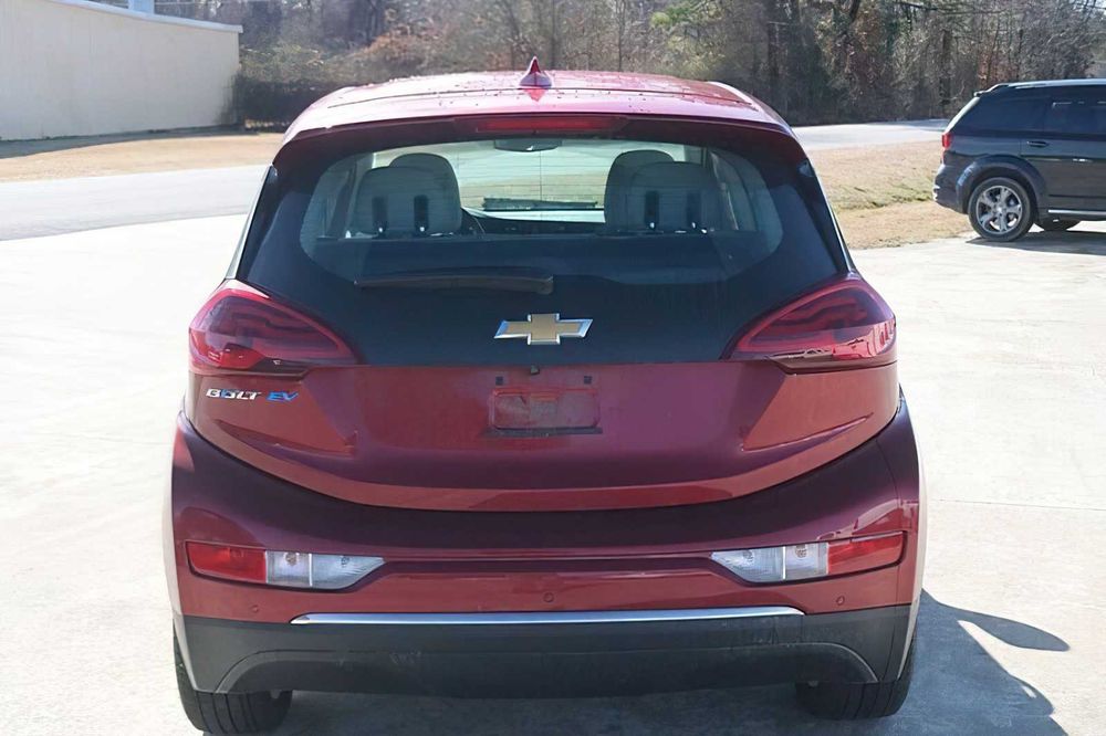 Chevrolet Bolt EV      2021