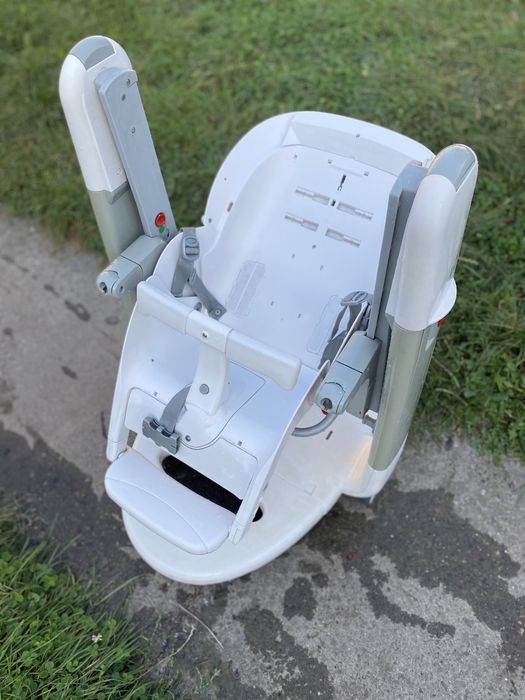 Стільчик-гойдалка для годування