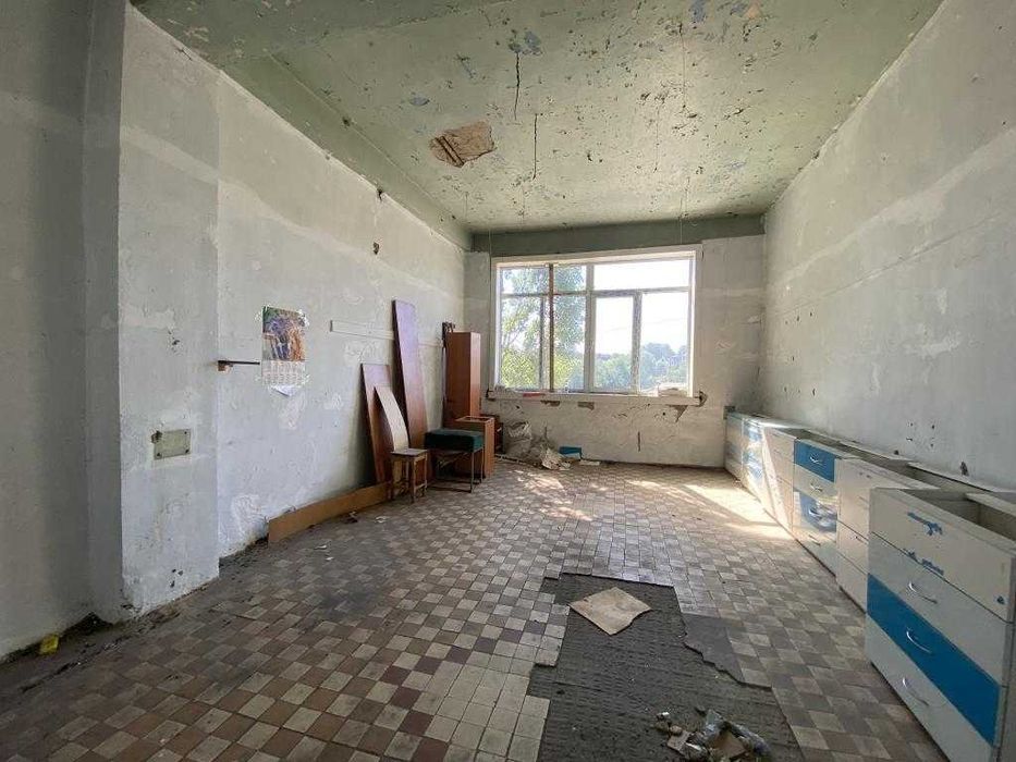 База в районе Рабочей (Героїв УПА)