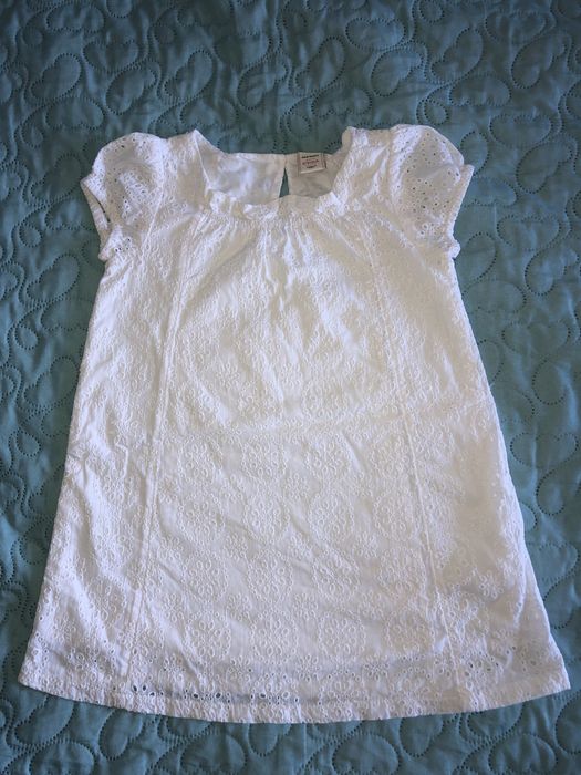 Biala koronkowa sukienka