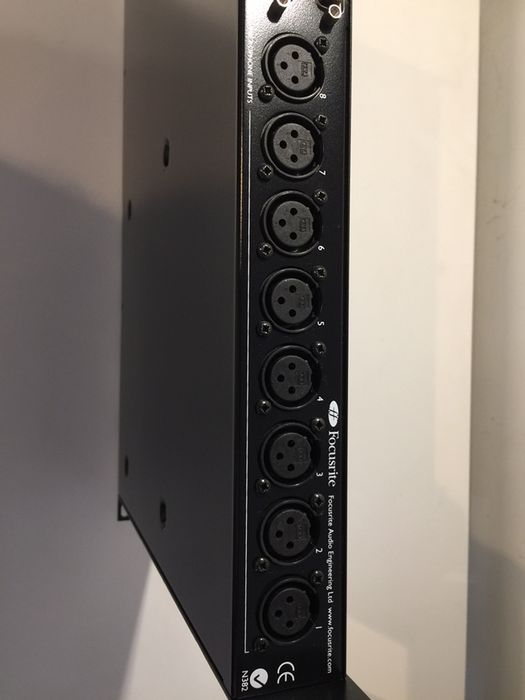 Pre Amplificador 8 canais Focusrite Octopre Platinum SAÍDAS DIGITAIS