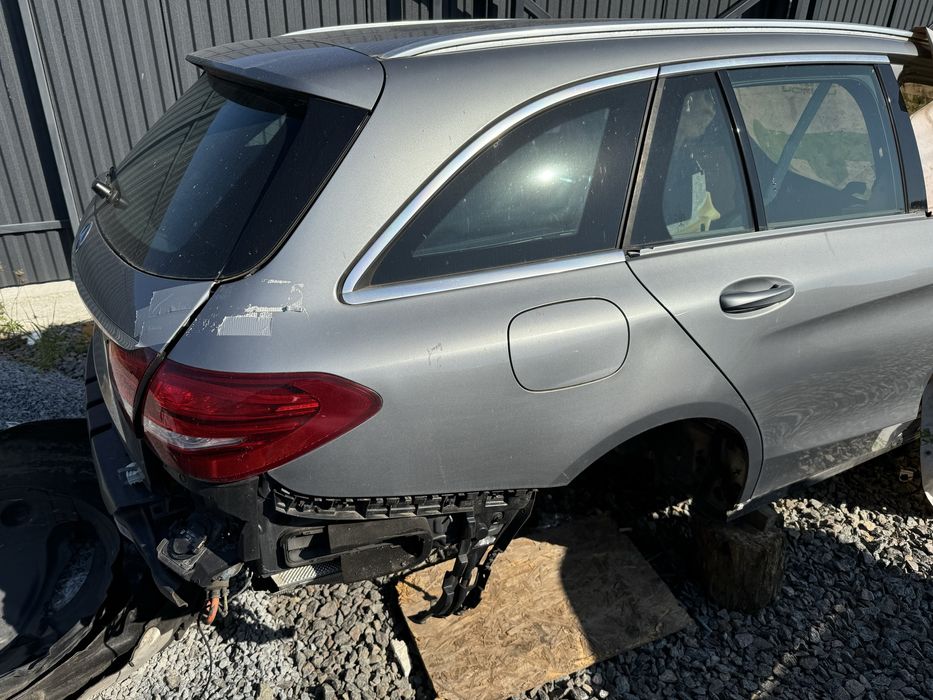 Четверть кузова w205 Mercedes c-class крило заднє мерседес