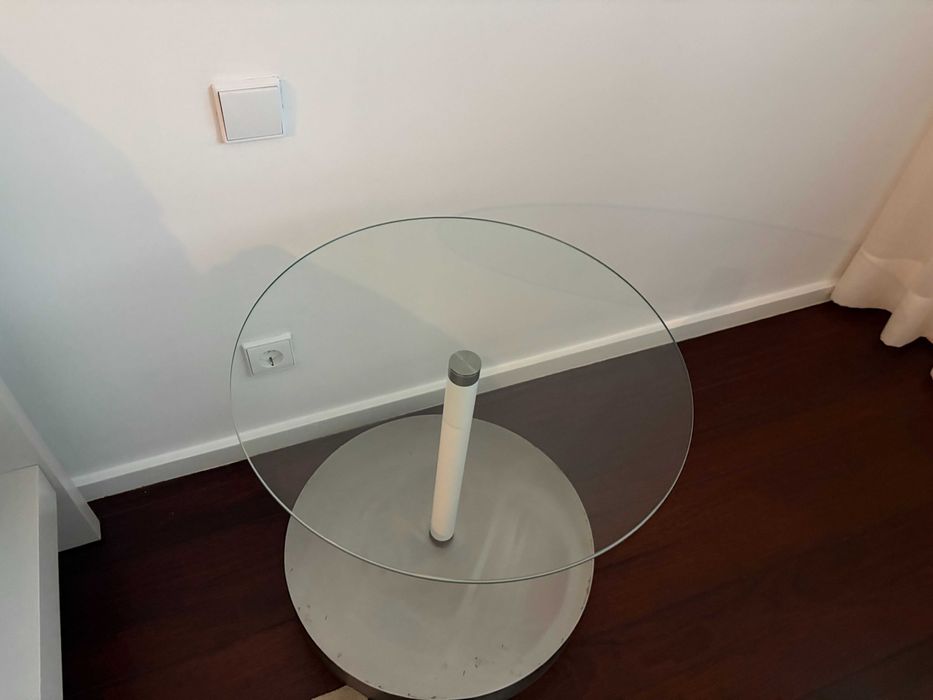 Mesa de apoio em vidro