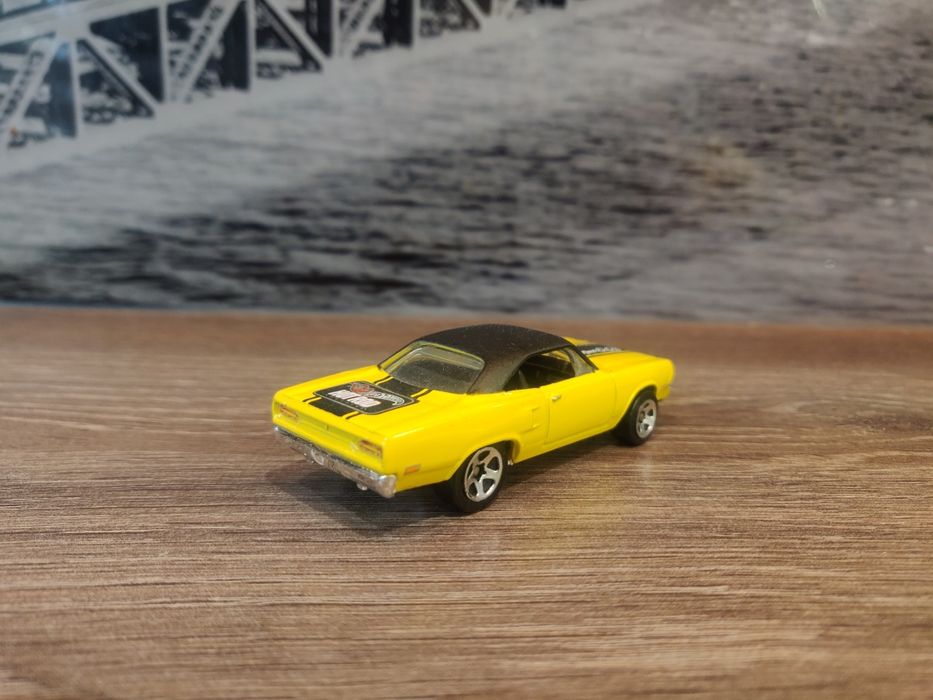 Plymouth Roadrunner - hot wheels