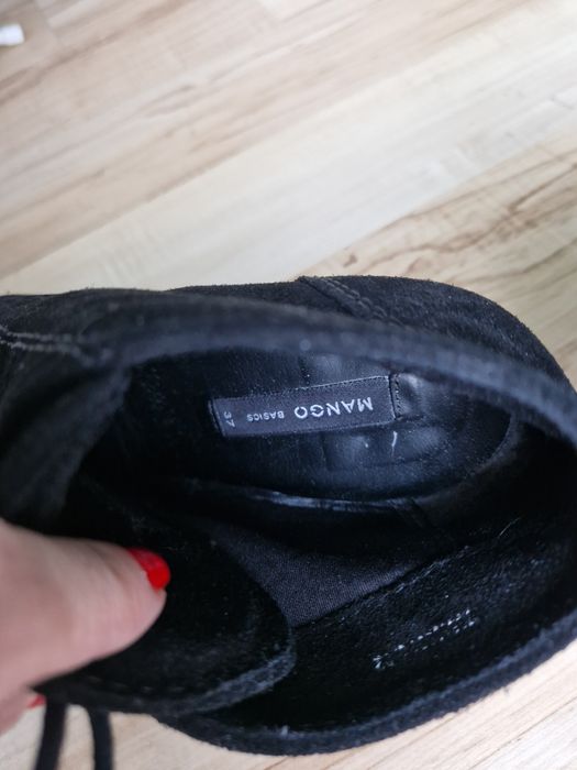 Czarne botki skóra zamszowa roz.37 Mango