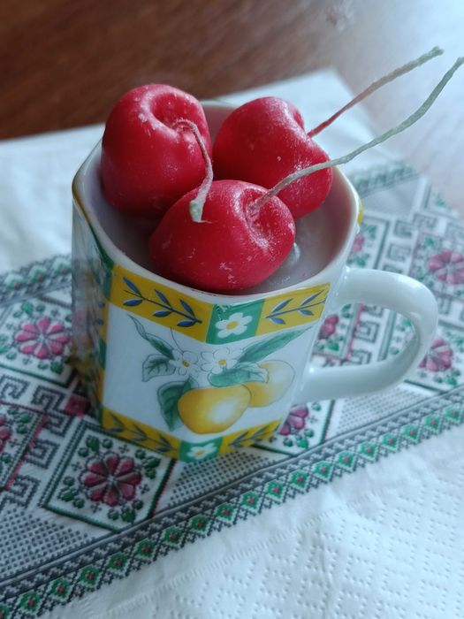 Свічка ручної роботи.