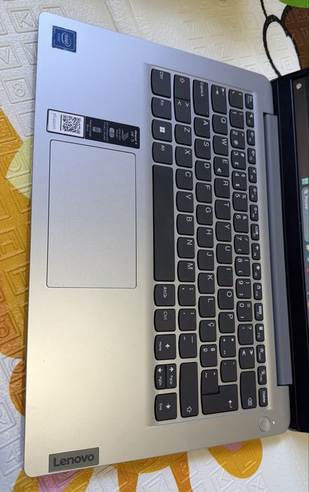 Portátil Lenovo como novo