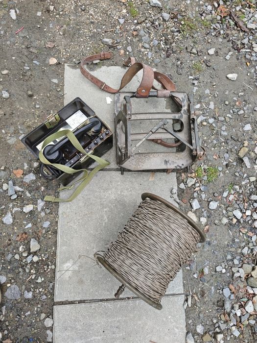 Noszak PKL zwijał do kabla telefon polowy