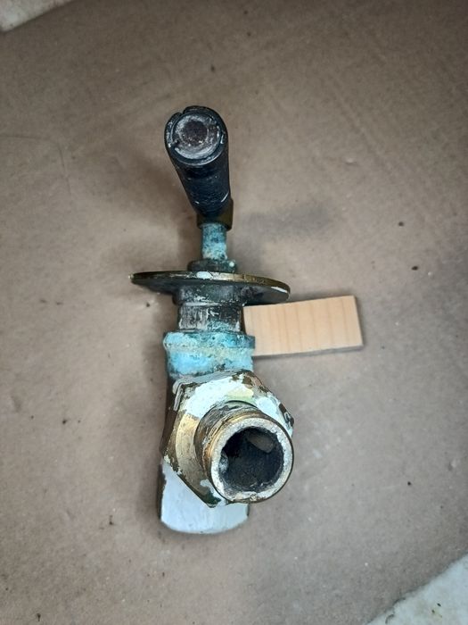 Zawór do grzejnika poniemiecki