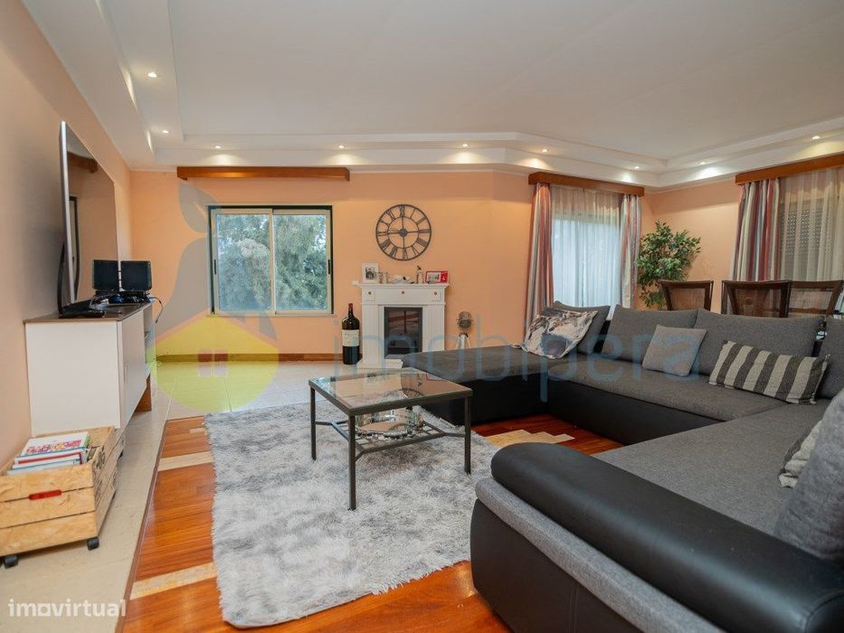 Excelente apartamento T2 localizado sobre o Rio Arade na Boca do Ri...
