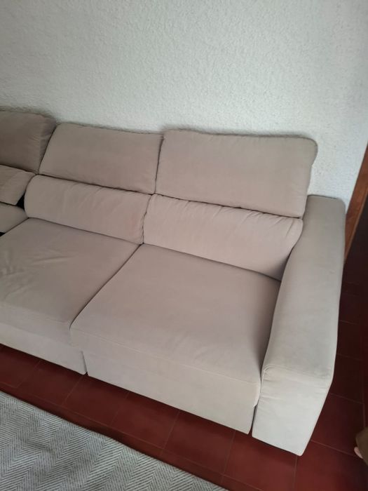 Sofá com Chaise Longue à esquerda