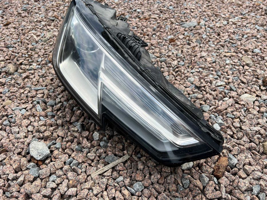 Фара Audi A4 B9 ксенон (xenon) оригінал 2015-2019