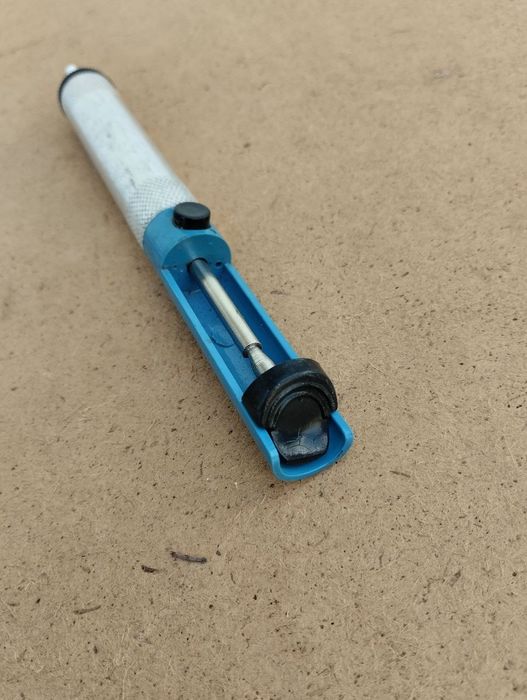 Оловоотсос для радиолюбителей.