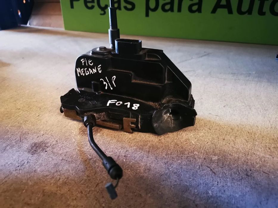 RENAULT MEGANE II 3 PORTAS FECHADURA ESQUERDA - F018