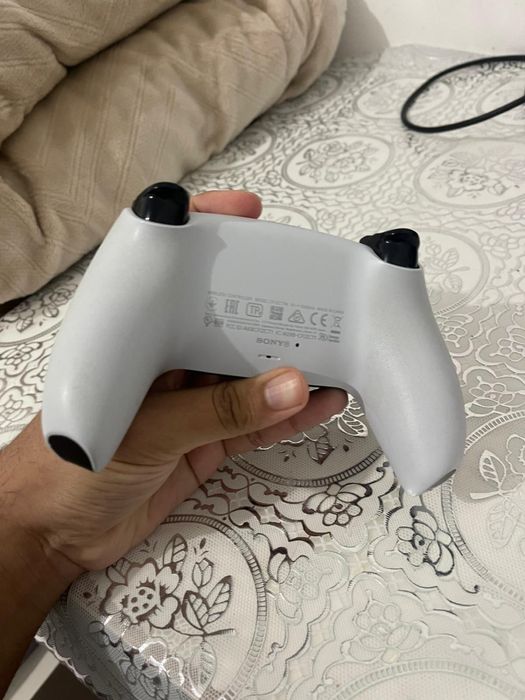 PS5 versão slim com disco de 1 TB