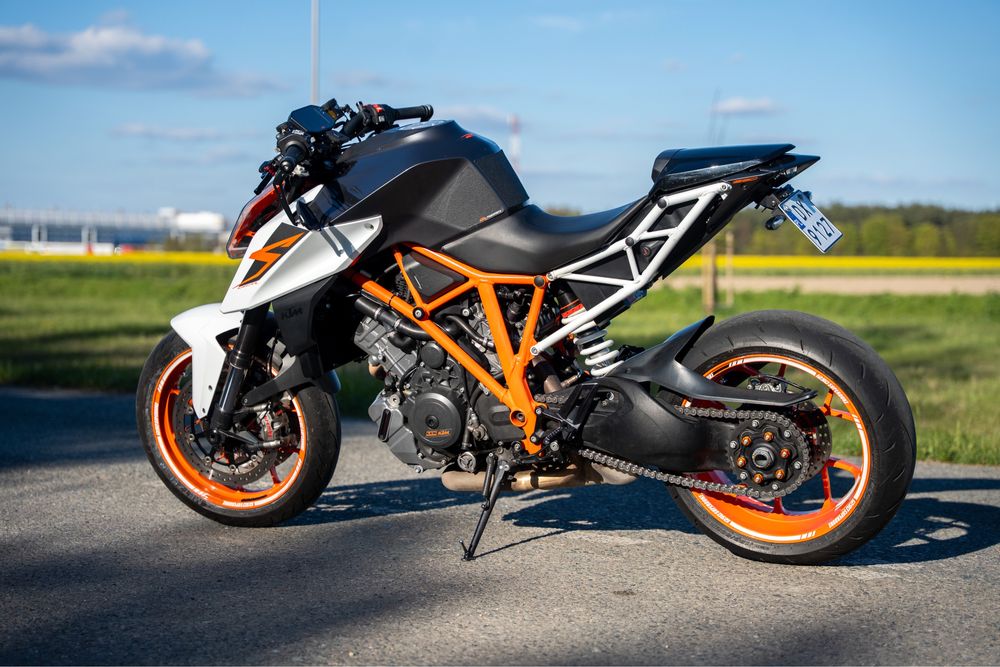 KTM 1290 Super Duke R 2017 | Tech Pack | Scorpion